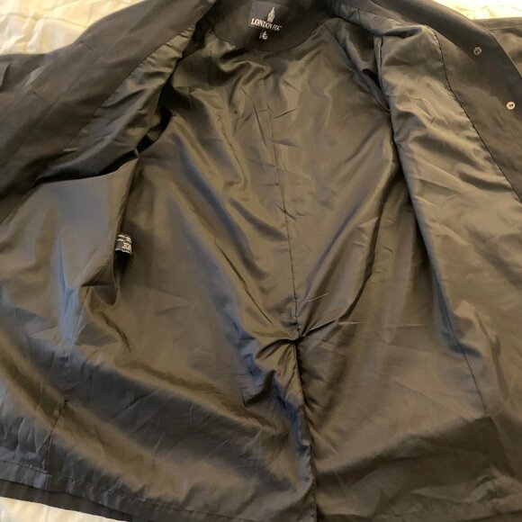 London Fog - M Petite -  Classic trench coat in black, same size as 8 almost - Picture 10 of 15